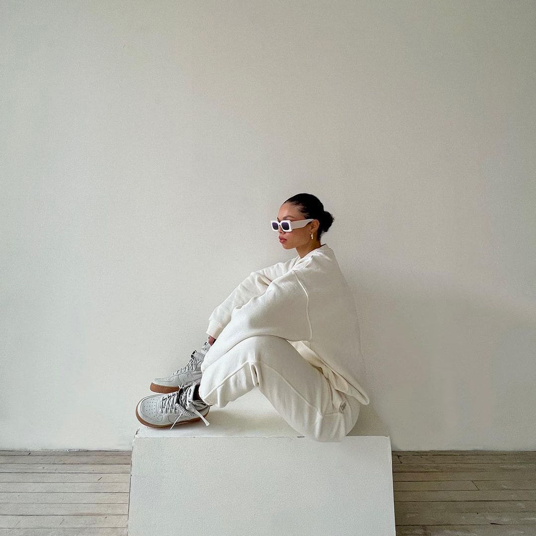 'Pink Packs' Retro Square Sunglasses in White