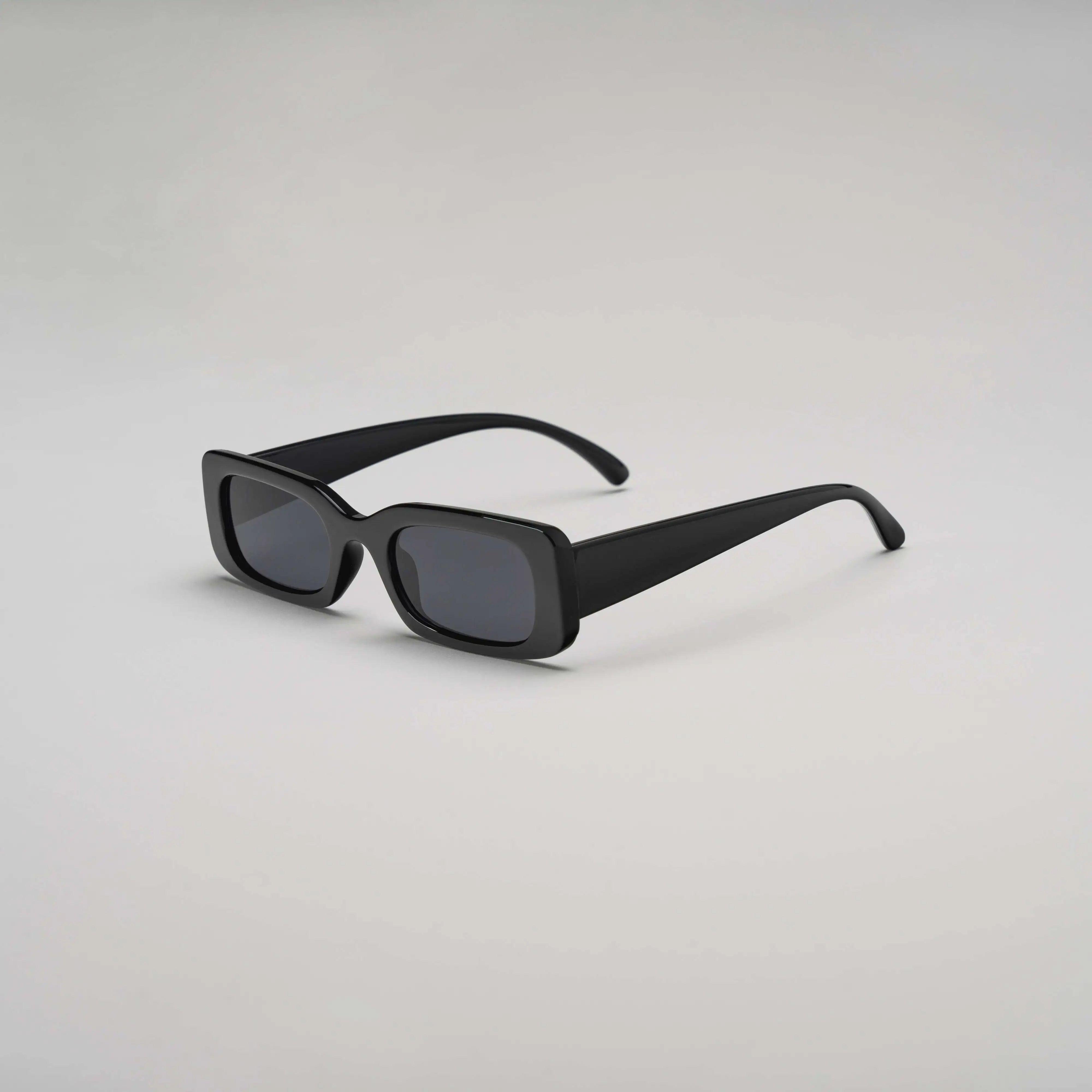 'Headliners' Oval In Black 100% UV Protection